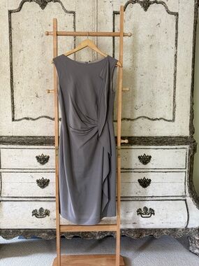 ESCADA Sleeveless beautifully draped Midi Dress in Gray